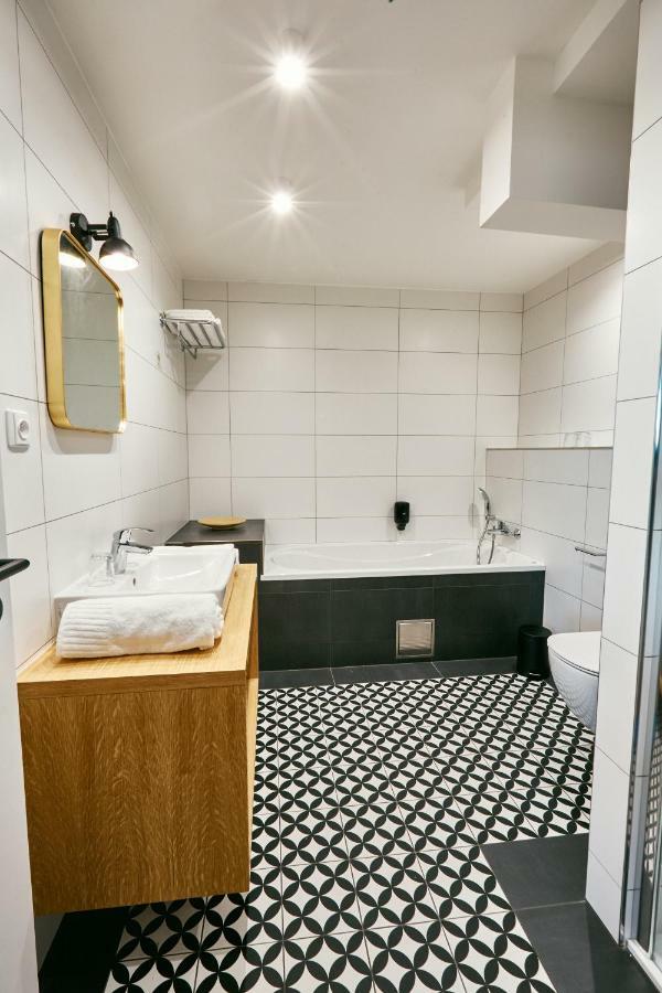 Hotel A Hostinec Slunce Osecna Extérieur photo