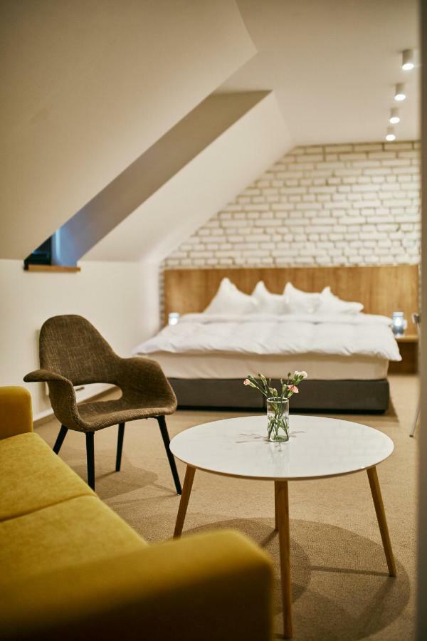 Hotel A Hostinec Slunce Osecna Extérieur photo